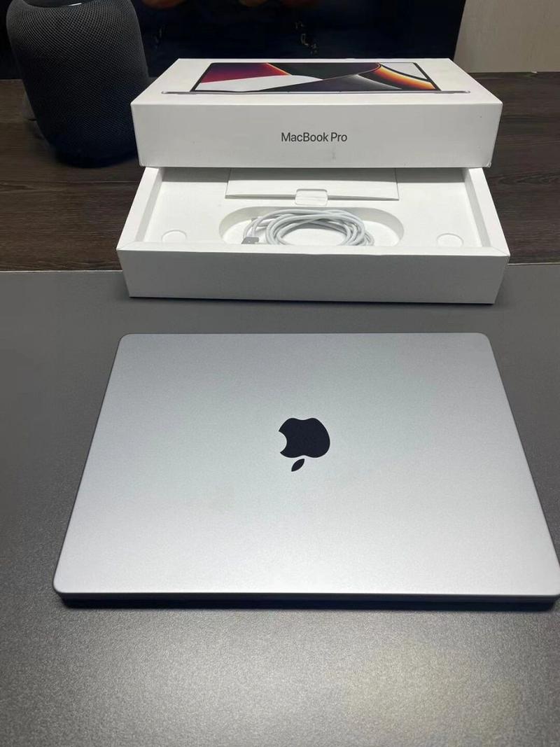 閑置的蘋果電腦二手電子產品快來回血 智能手機在生活中已隨處可見